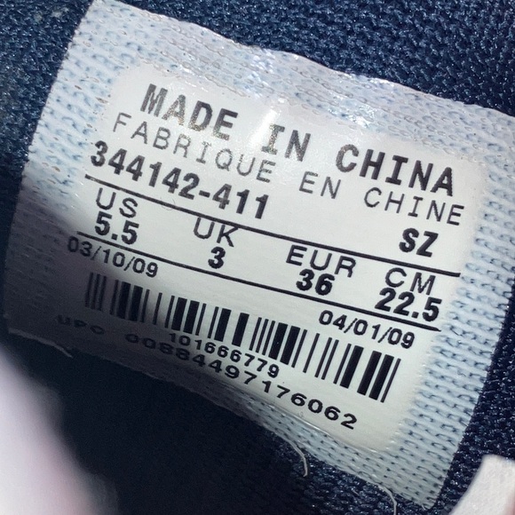 Nike youth size 5 1/2 - Kids high top Checkered Sneakers - Picture 2 of 16